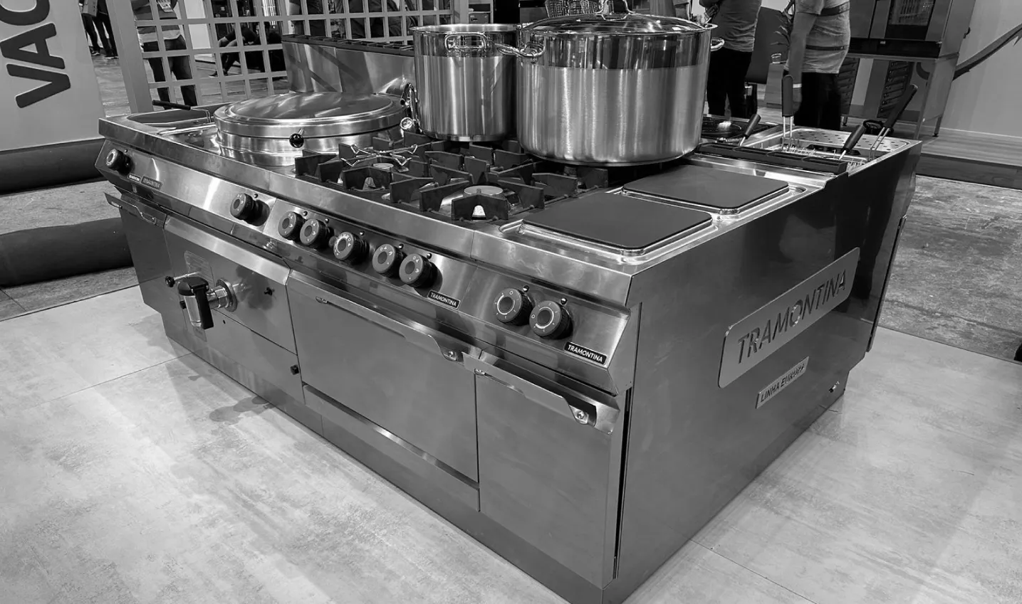 Excelência e compromisso com seu sucesso por meio de soluções inteligentes para sua cozinha industrial.